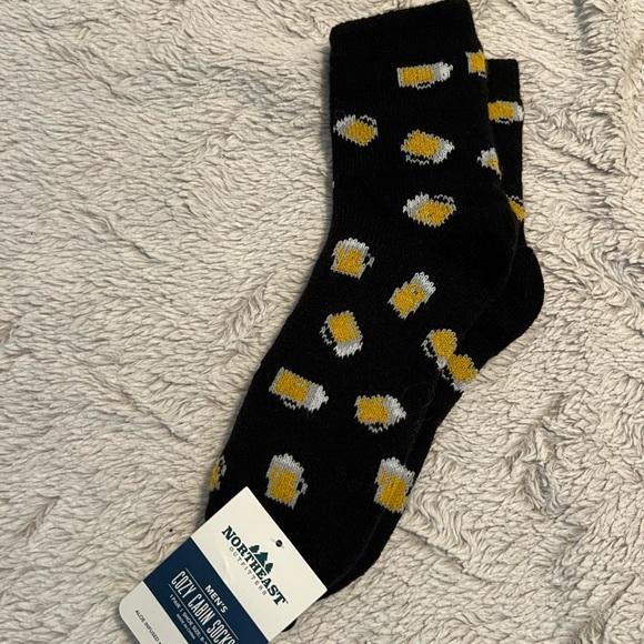 NWT Northeast Outfitters Beer Design Cabin Socks - Picture 1 of 3